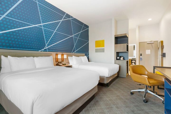 Room 21 of 34