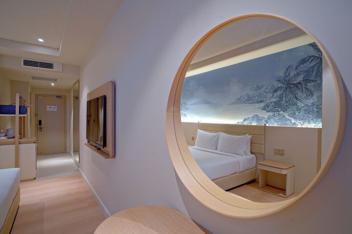 Room 28 of 70