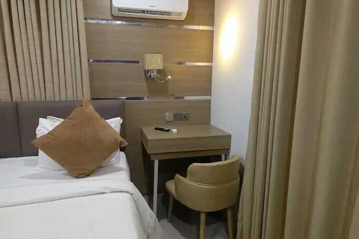 Room 4 of 47