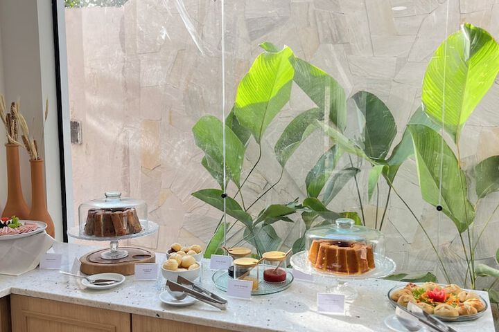 Breakfast/Coffee Service 33 of 44