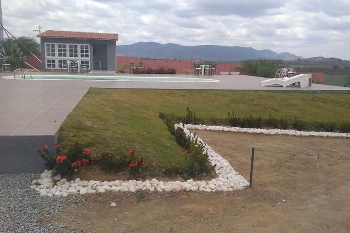 Hotel Exterior 19 of 24