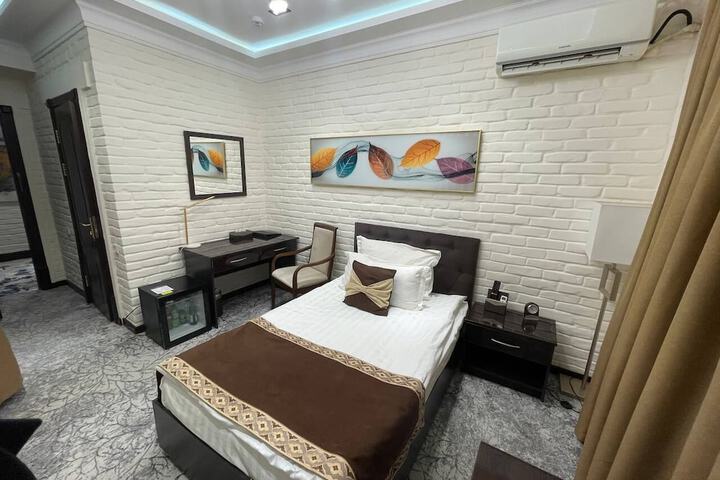 Room 15 of 49