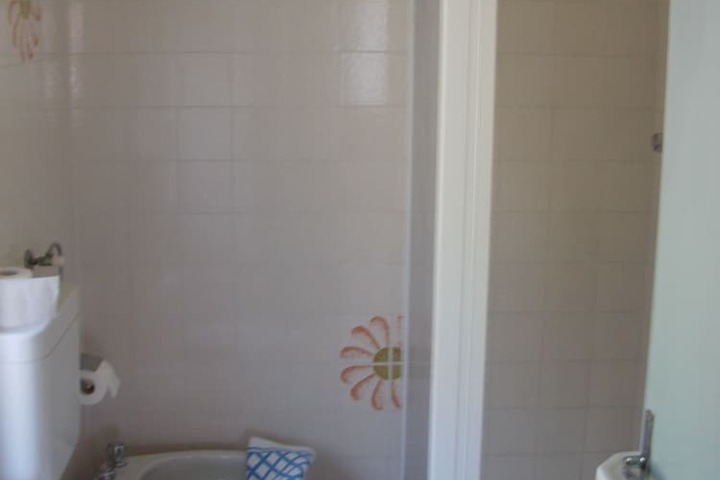 Room 11 of 23