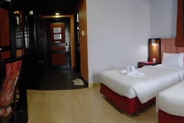 Room 6 of 43