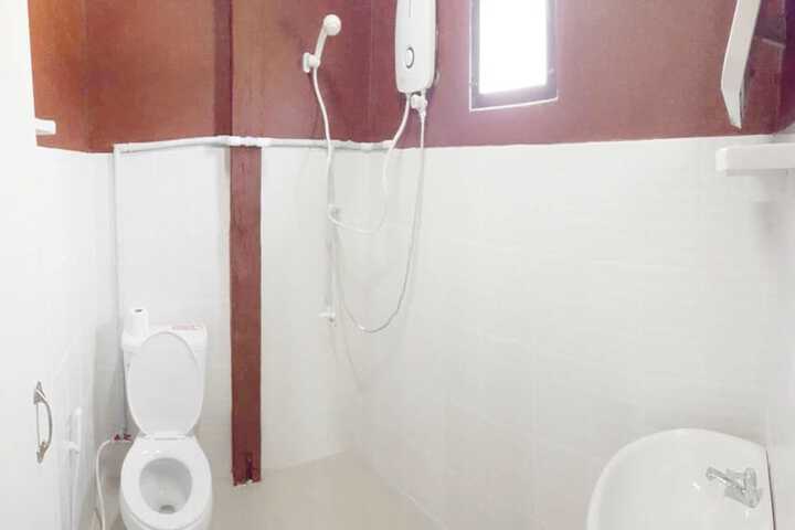 Room 7 of 9