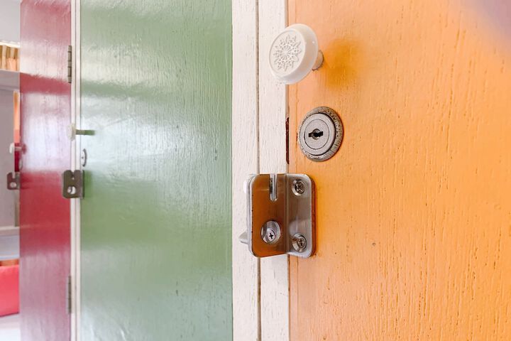 Room 28 of 60