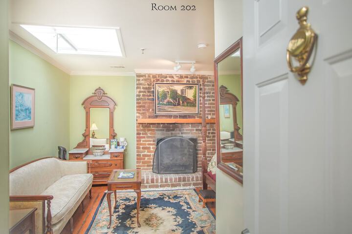 Room 26 of 170