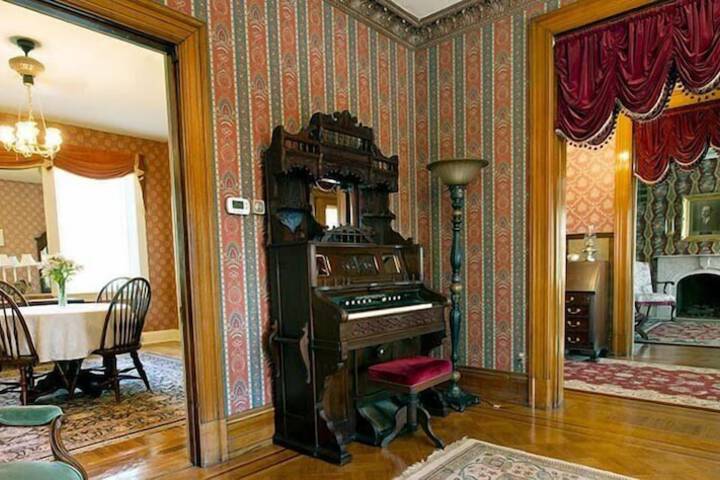 Room 4 of 39