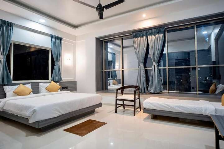 Room 7 of 13