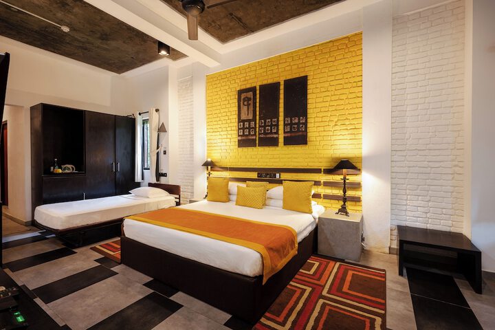 Room 2 of 41