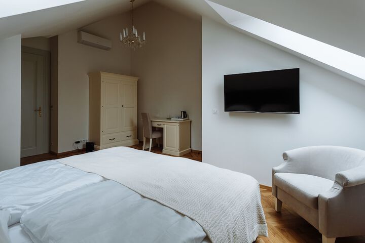Room 11 of 70