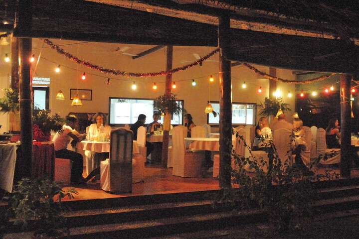 Dining Photos