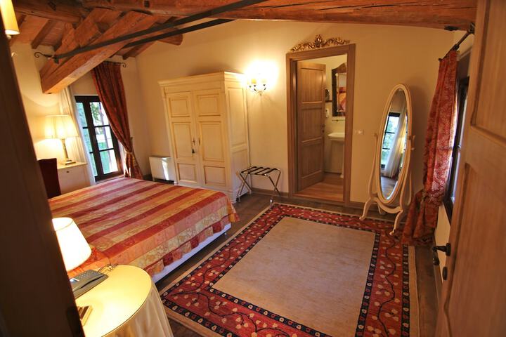 Room 25 of 175