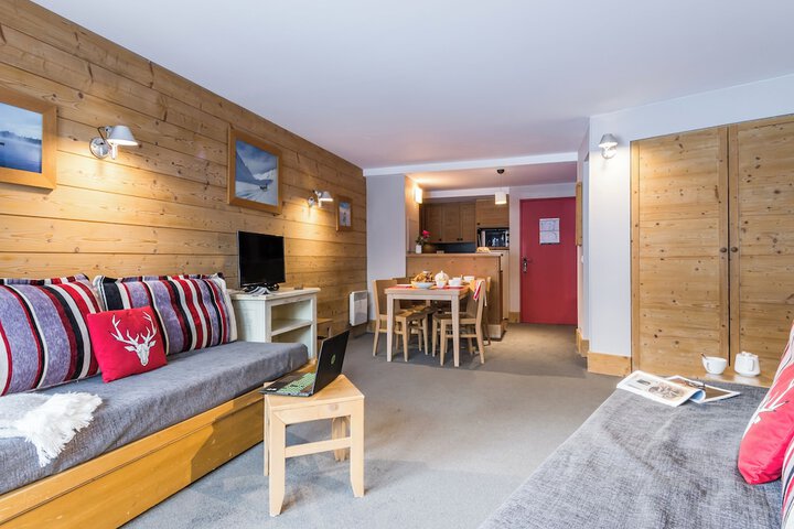 Room 8 of 30