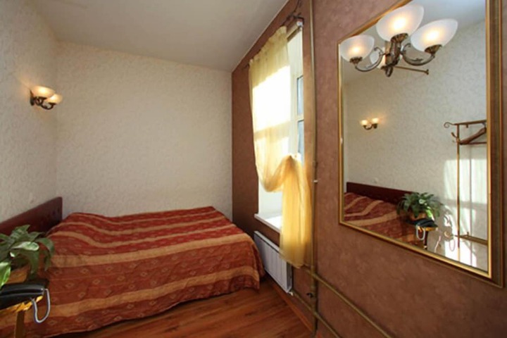 Room 28 of 37
