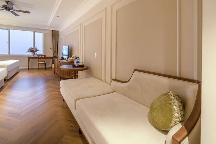 Room 8 of 62