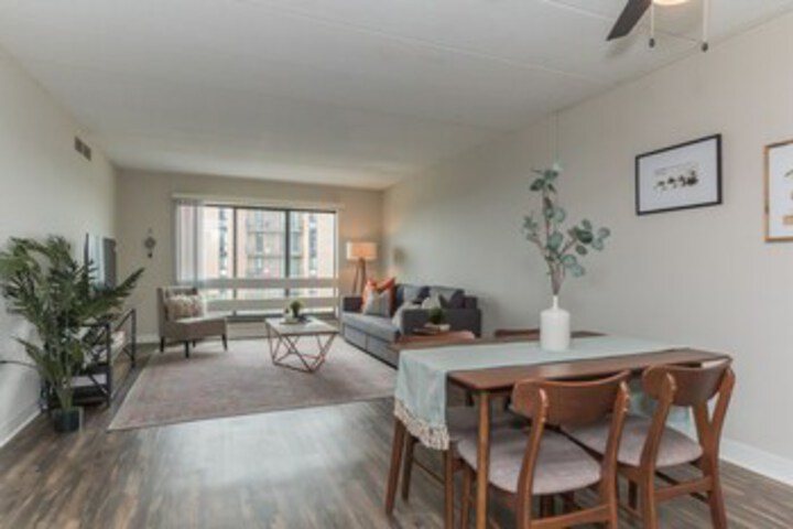 Room 21 of 307