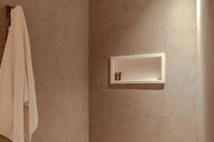 Room 19 of 48
