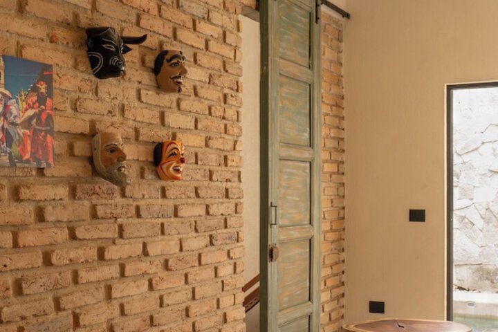 Room 8 of 15