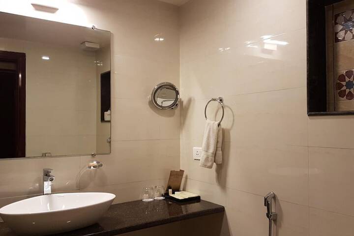 Room 21 of 49
