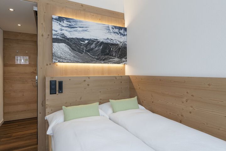 Room 75 of 245