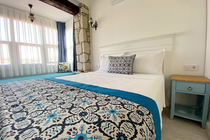 Room 5 of 30