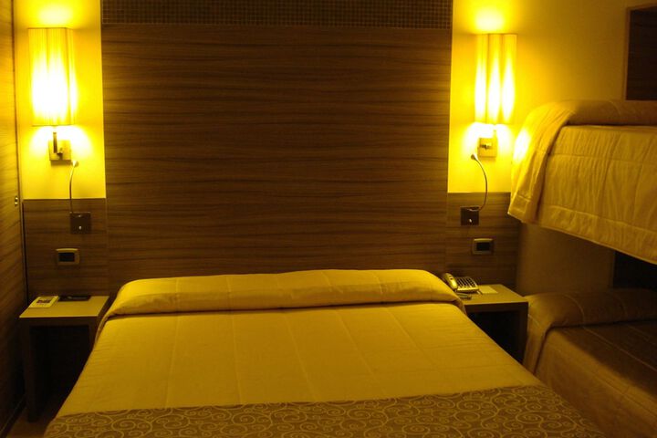 Room 8 of 43