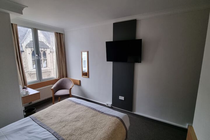 Room 13 of 44