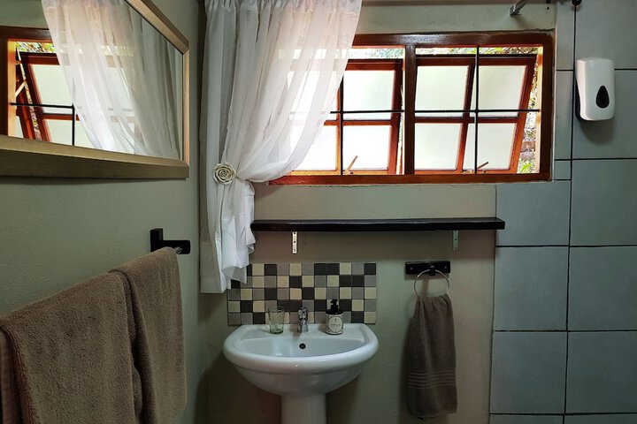 Room 32 of 47