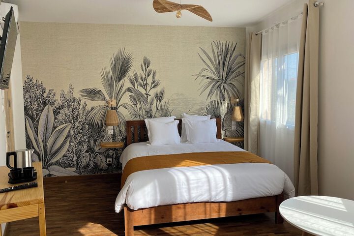 Room 13 of 42