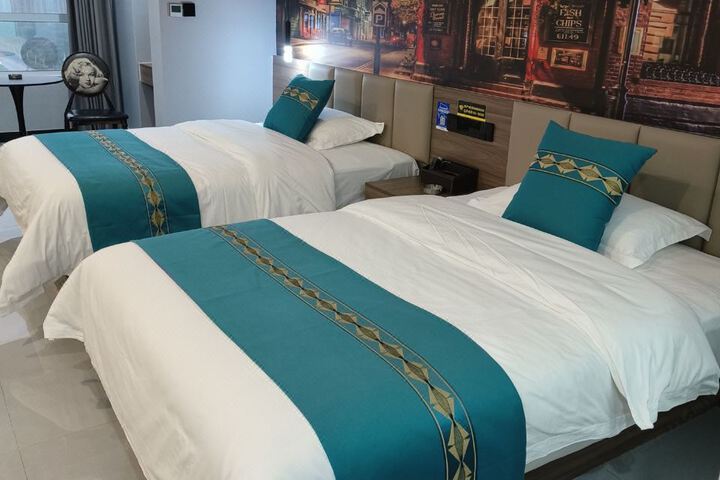 This Shi Hotel (Zhoukou Municipal Government Arts and Science College)