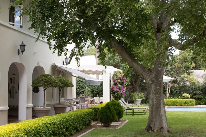 Hotel Exterior 34 of 35