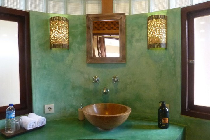 Room 4 of 15