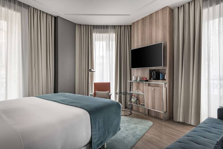 Room 10 of 47