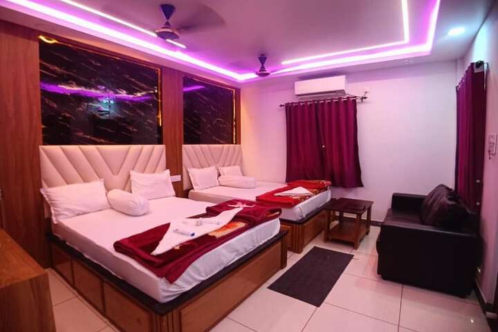 Room 33 of 63