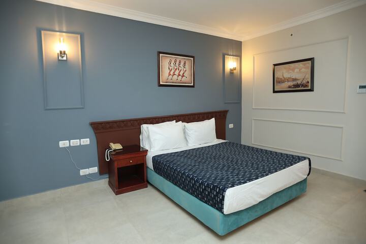 Room 14 of 37