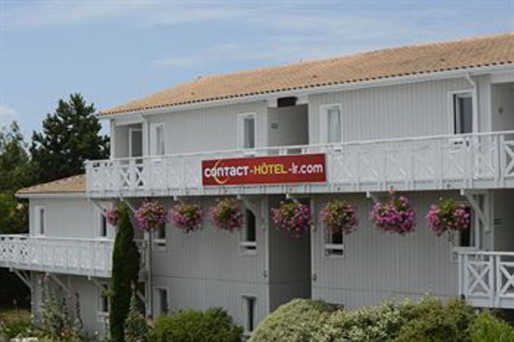 Hotel 30 of 40