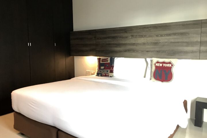 Room 4 of 35