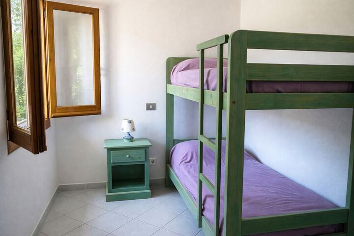 Room 3 of 20