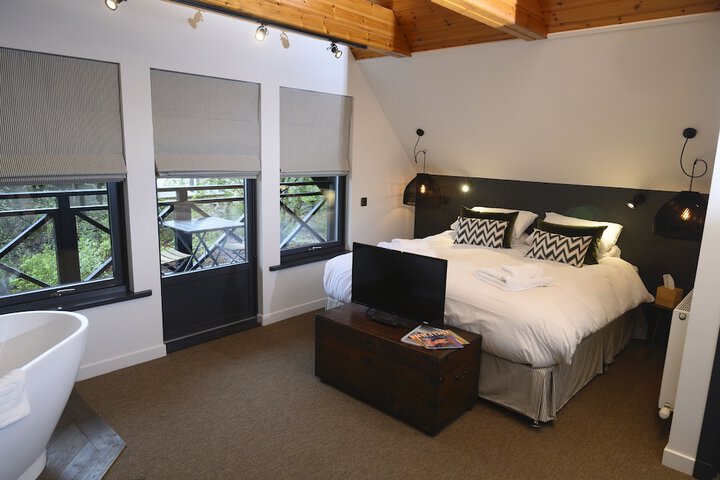 Room 6 of 71