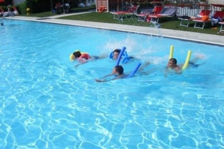 Hotel Pool