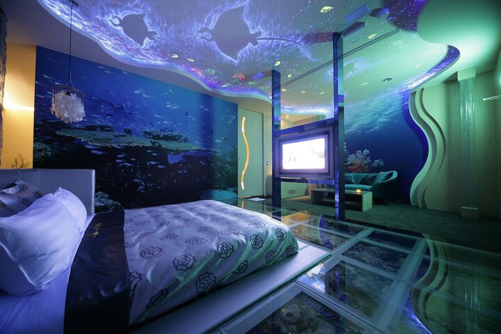Room 8 of 65