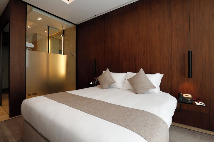 Room 11 of 49