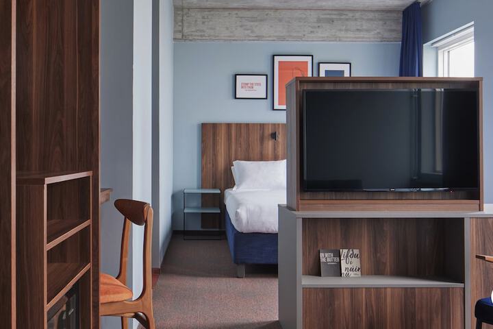 Room 11 of 53