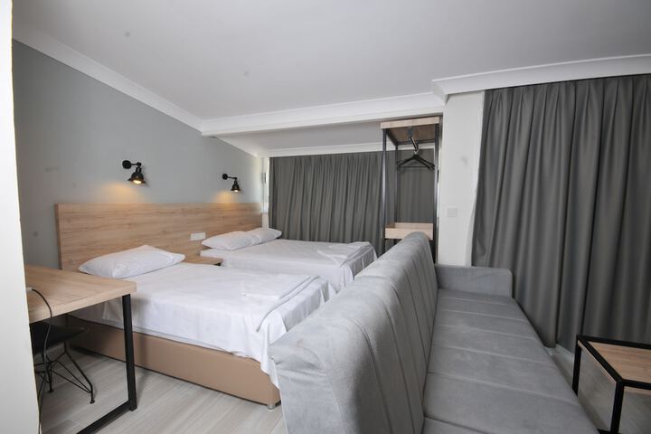 Room 12 of 39