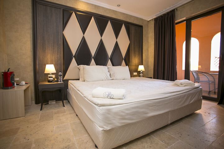Room 5 of 116