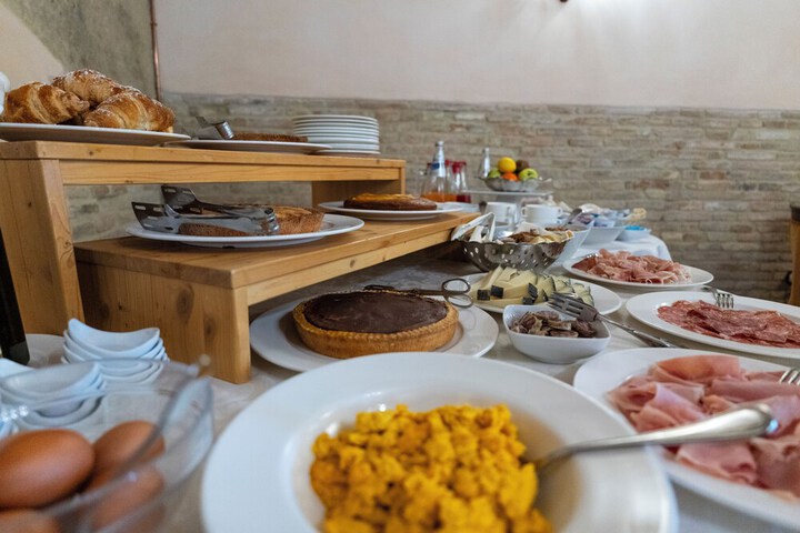Breakfast/Coffee Service 53 of 74