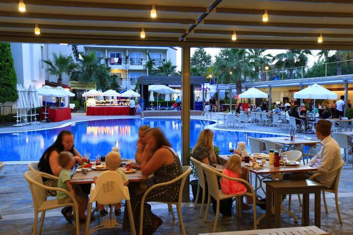 restaurant cafeteria