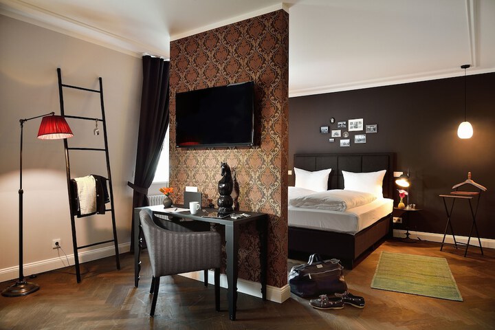Room 9 of 49