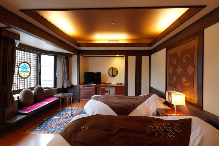 Room 13 of 247